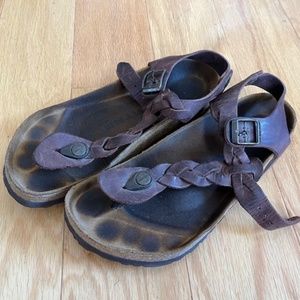 Birkenstock Gizeh with ankle strap